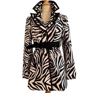 Zebra print long jacket w/ bold collar